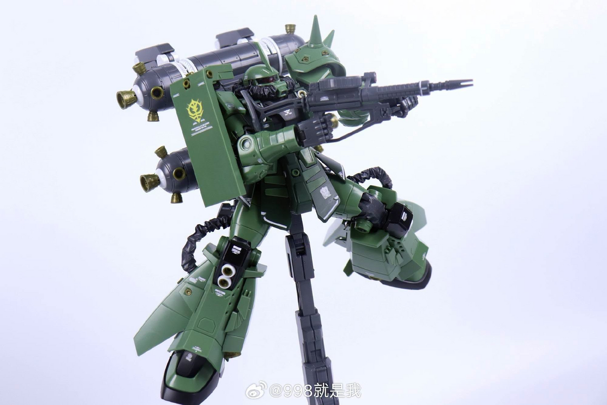 Raine Model MG 1/100 High Mobility Zaku II Thunderbolt version with Big Gun model kit