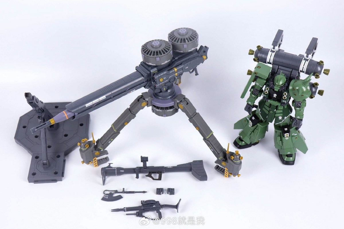 Raine Model MG 1/100 High Mobility Zaku II Thunderbolt version with Big Gun model kit