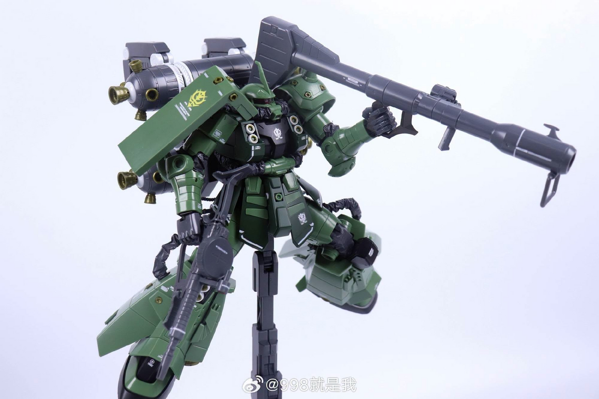 Raine Model MG 1/100 High Mobility Zaku II Thunderbolt version with Big Gun model kit